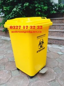 thùng rác chứa chất thải có nguy cơ chứa sars-cov2