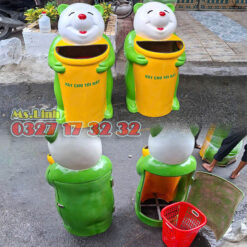 Chi tiết thùng rác gấu trúc có sọt chứa