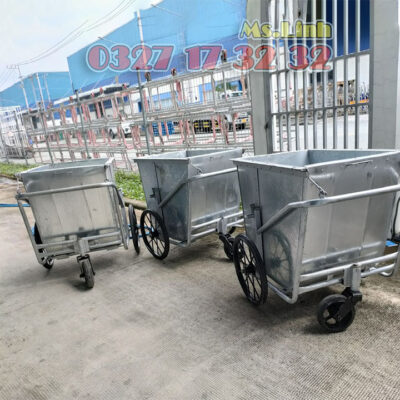 Xe gom rác công nghiệp tại nhà máy