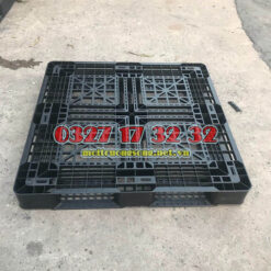 Pallet nhựa 1100x1100x150 mm đen tái sinh